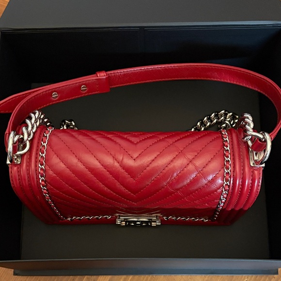 Chanel Red Chevron Quilted Shoulder Bag - Picture 6 of 8